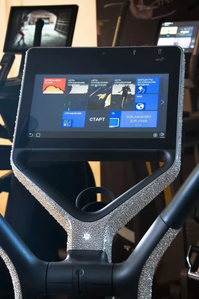 Эллиптический тренажер TechnoGym Personal Cross (+ Swarovski)